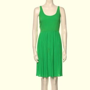 Alice and Olivia dress 💚